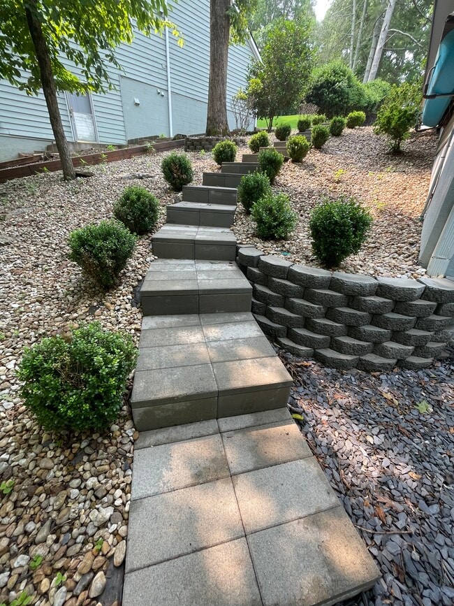 1720 Branch Valley Dr, Unit 1 Bedroom Apartment in Roswell, GA - Building Photo - Building Photo