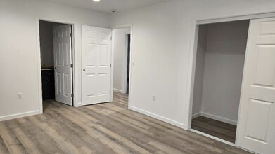 725 31st St in Bakersfield, CA - Foto de edificio - Building Photo