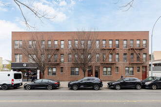 7914 18th Ave in Brooklyn, NY - Foto de edificio - Building Photo