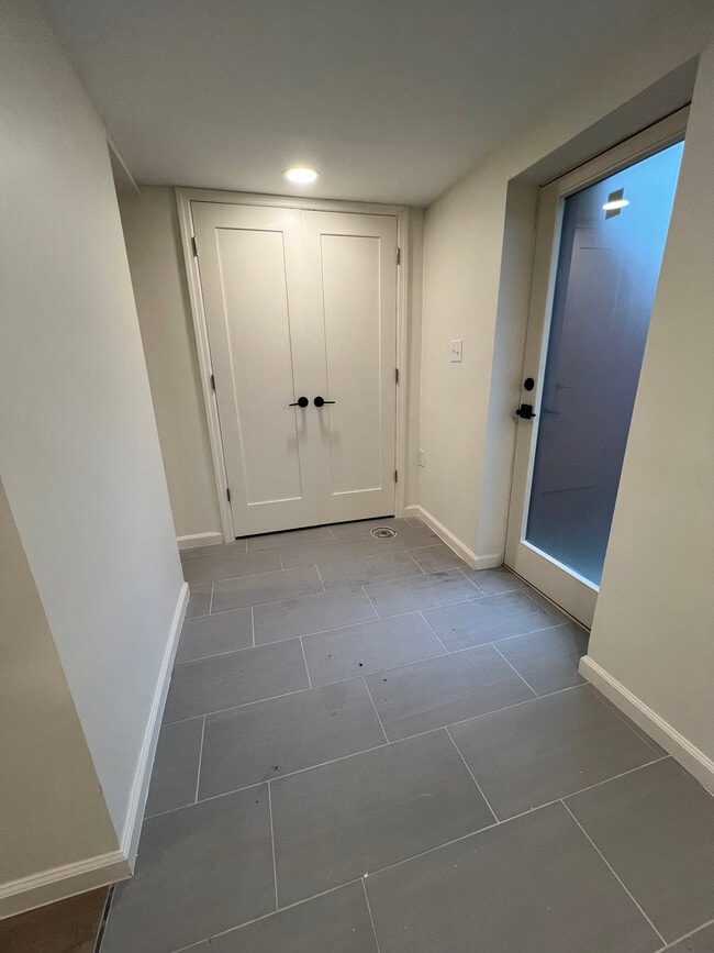 1802 2nd St NW, Unit B