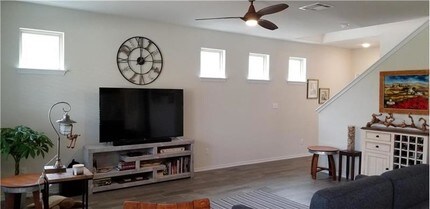 3651 Sandy Brook Dr-Unit -#304 in Round Rock, TX - Building Photo - Building Photo