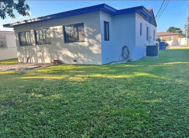 3110 SW 19th Ter in Miami, FL - Building Photo - Building Photo