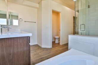 902 Caviason Ave in Las Vegas, NV - Building Photo - Building Photo