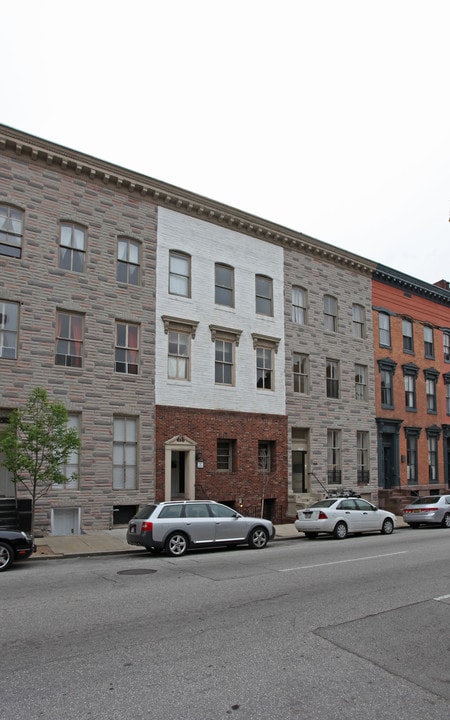 809 St. Paul Apartments in Baltimore, MD - Building Photo