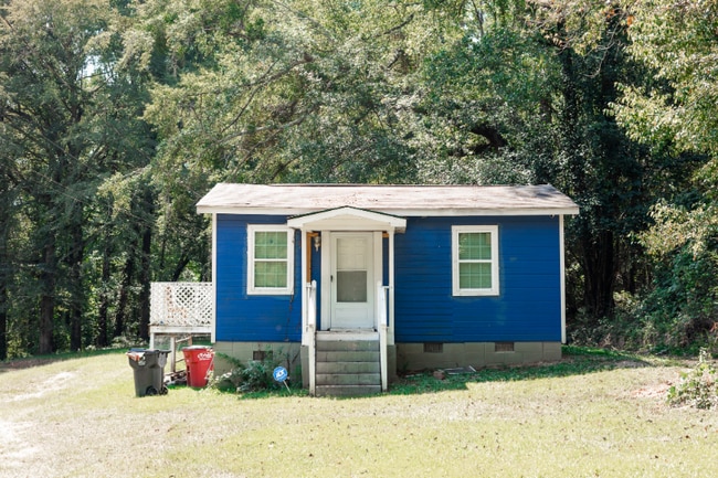 4002 Holley Rd in Lizella, GA - Building Photo - Building Photo