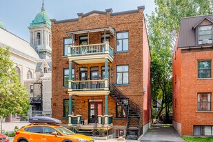 2480 Quesnel Rue in Montréal, QC - Building Photo