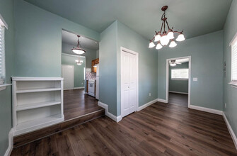 7218 N College Ave in Fresno, CA - Building Photo - Building Photo
