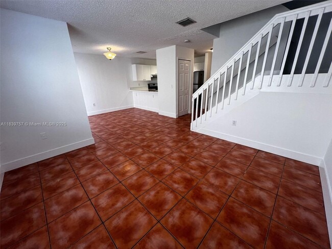 6215 SW Kendale Lakes Cir