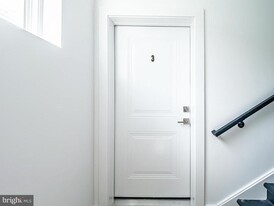 2403 W Thompson St in Philadelphia, PA - Building Photo