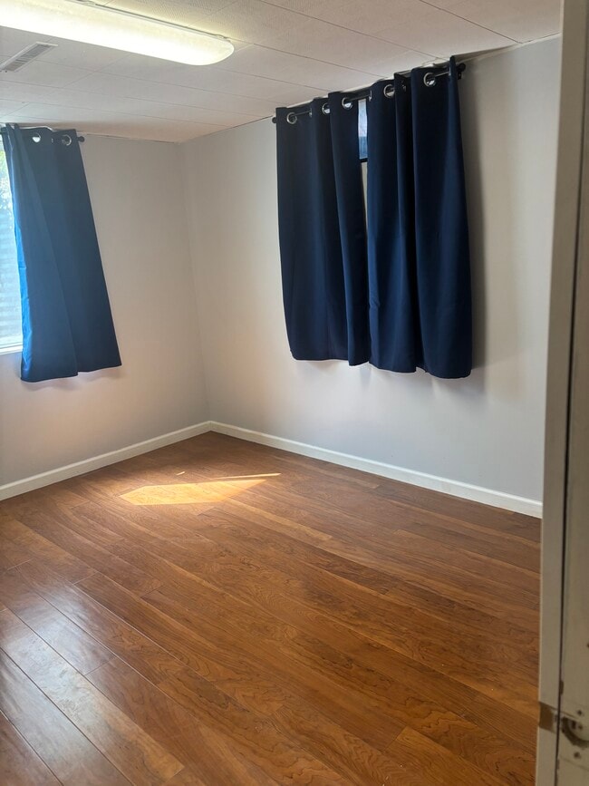 2009 E Dalke Ave, Unit Apartment Basement