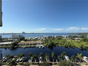 3426 Hancock Bridge Pkwy in North Fort Myers, FL - Building Photo - Building Photo