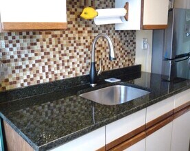 1666 Commonwealth Avenue, Unit 45 in Boston, MA - Foto de edificio - Building Photo