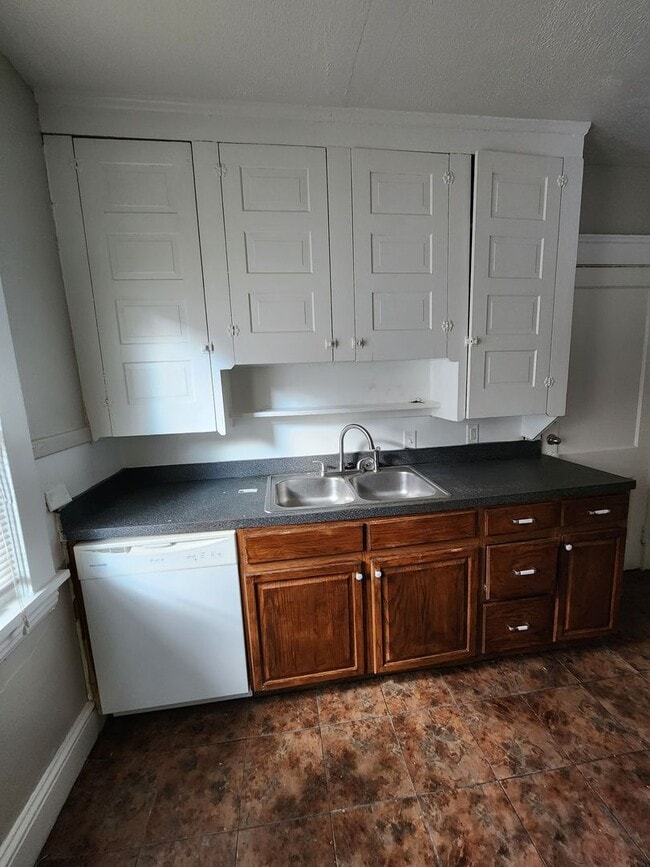 2623 Hampshire Rd in Cleveland, OH - Building Photo - Building Photo