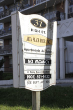 Alta Place in Mississauga, ON - Building Photo - Building Photo