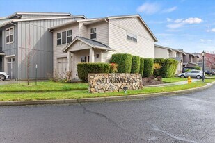 3126 Alameda St in Medford, OR - Building Photo