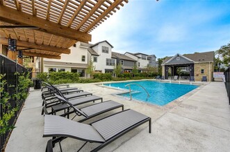 16032 Mason Run Dr in Houston, TX - Building Photo - Building Photo