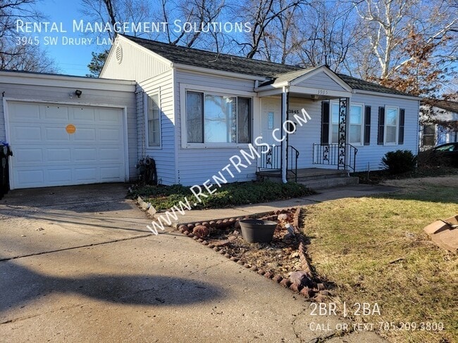 3945 SW Drury Ln in Topeka, KS - Building Photo - Building Photo