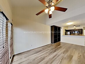 13215 Emily Rd in Dallas, TX - Building Photo - Building Photo