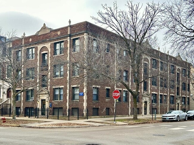 property at 3007 N Racine Ave