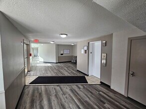 Sands Apartments in Mounds View, MN - Foto de edificio - Building Photo