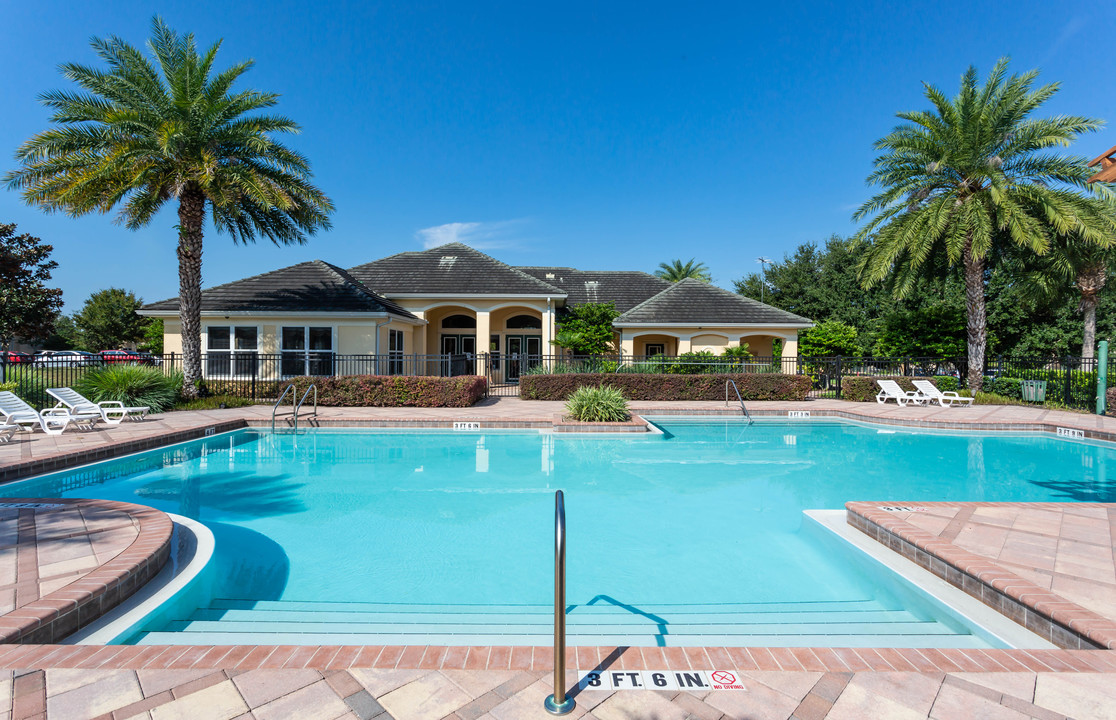 Laurel Oaks in Leesburg, FL - Building Photo