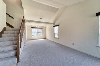 1910 Pebble Beach Dr in Yuba City, CA - Building Photo - Building Photo