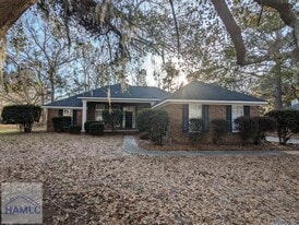 550 Laurenburg Dr in Richmond Hill, GA - Building Photo