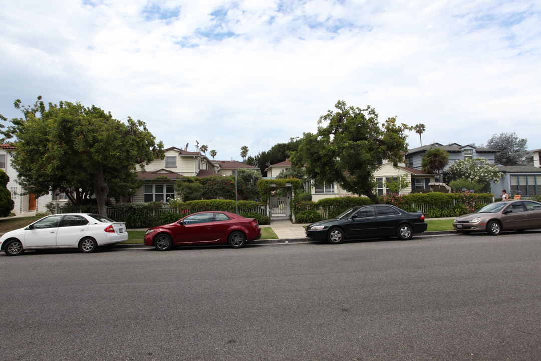 912 10th St in Santa Monica, CA - Building Photo