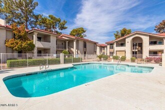 10610 S 48th St in Phoenix, AZ - Building Photo - Building Photo
