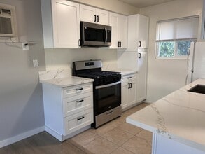 7010 Jordan Ave in Los Angeles, CA - Building Photo - Building Photo