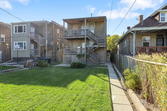 7825 S Loomis Blvd, Unit #2 in Chicago, IL - Foto de edificio - Building Photo