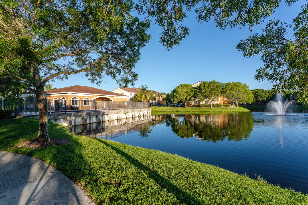 Malibu Bay in West Palm Beach, FL - Building Photo