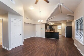 101 Colony Dr in Arlington, TX - Building Photo - Building Photo