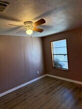 2116 N Riverside Dr, Unit 2 Bedroom Condo in Fort Worth, TX - Foto de edificio - Building Photo