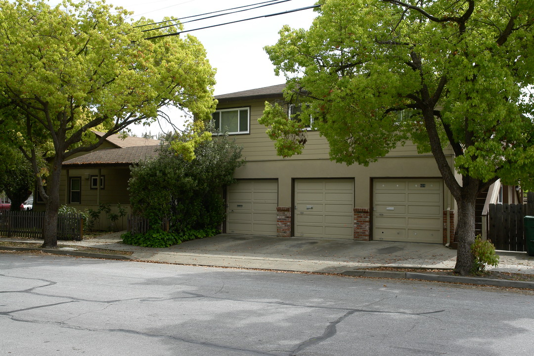 1004 Fulton St in Redwood City, CA - Foto de edificio