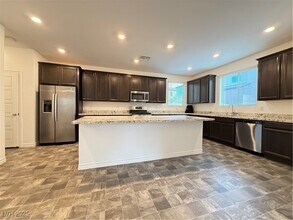 2852 Amphion Ct in Las Vegas, NV - Foto de edificio - Building Photo