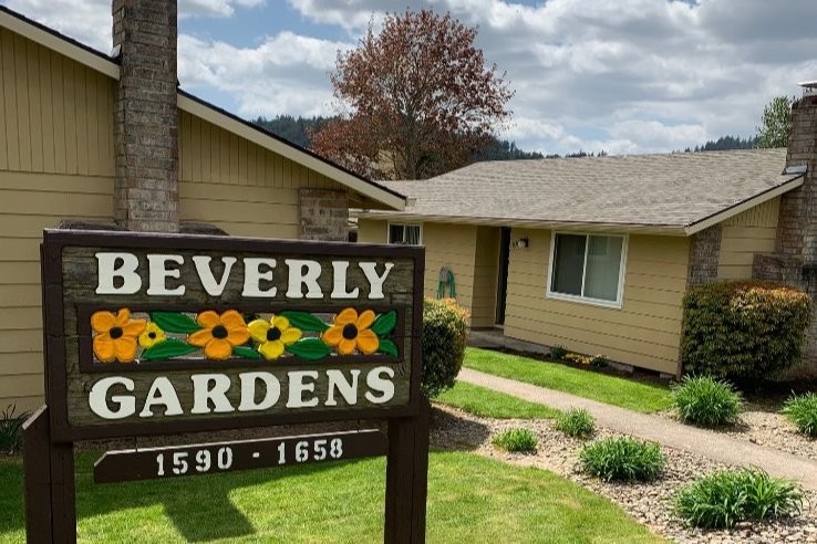 Beverly Gardens Apartments in Gresham, OR - Building Photo