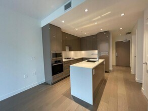 5289 Cambie St in Vancouver, BC - Building Photo - Building Photo