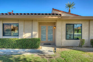 25 Granada Dr in Rancho Mirage, CA - Foto de edificio - Building Photo