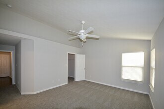 13422 Smokey Quartz Ln in Fishers, IN - Building Photo - Building Photo