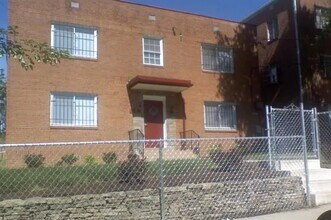 312 62nd St NE, Unit 4 in Washington, DC - Building Photo - Building Photo