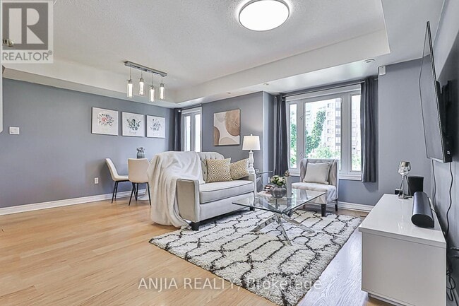 316 John St. in Markham, ON - Building Photo - Building Photo