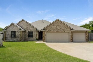 4517 Katie Ridge Dr in Moore, OK - Building Photo