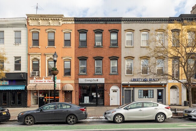 527 Washington St in Hoboken, NJ - Building Photo - Building Photo