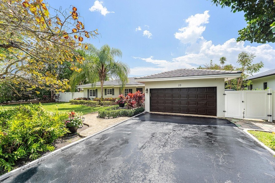 20 NW 11th St in Delray Beach, FL - Building Photo