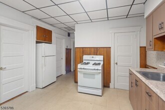 76 Planten Ave in Prospect Park, NJ - Building Photo - Building Photo