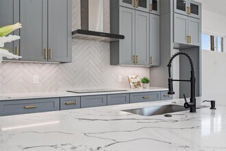 501 Burton St E in Manor, TX - Building Photo - Building Photo