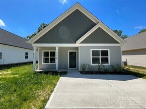4903 Victoria Ave in Charlotte, NC - Building Photo - Building Photo