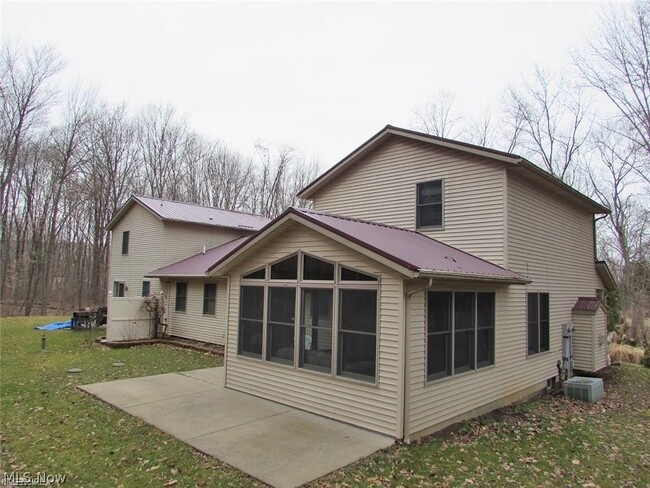 1322 Steele Hill Rd NW in New Philadelphia, OH - Building Photo - Building Photo