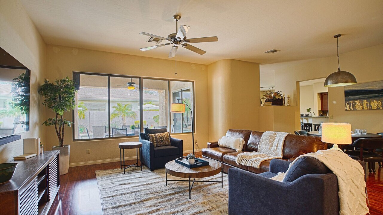 1933 W Lynx Ct in Chandler, AZ - Building Photo